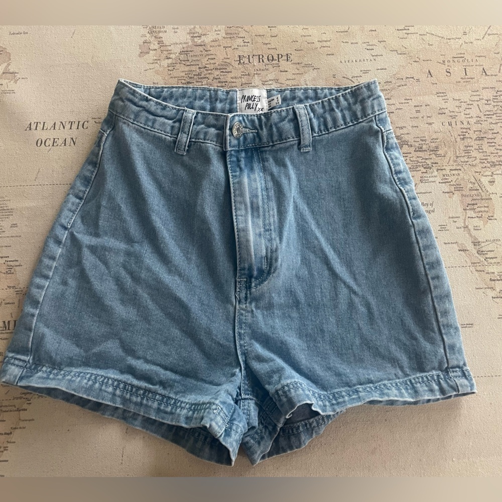 Princess Polly High Rise Denim Shorts Size 2 - Picture 3 of 11